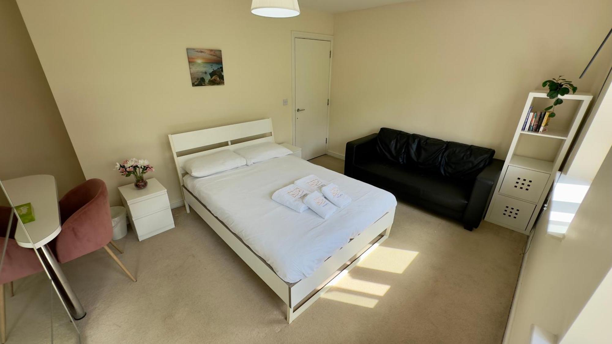 Napcastle Caledonian Park Guest house London