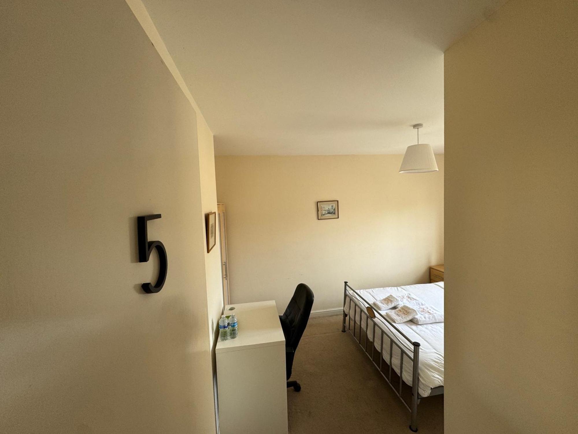 Napcastle Caledonian Park Guest house *