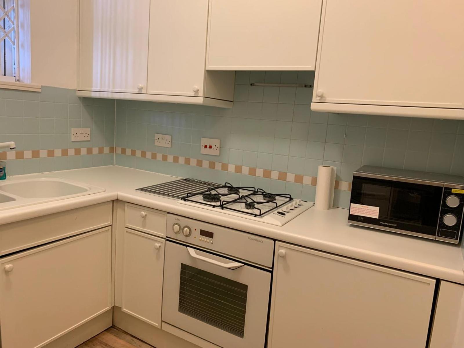 Cosy Modern 2 Bedroom Trafalgar Square Apartment London