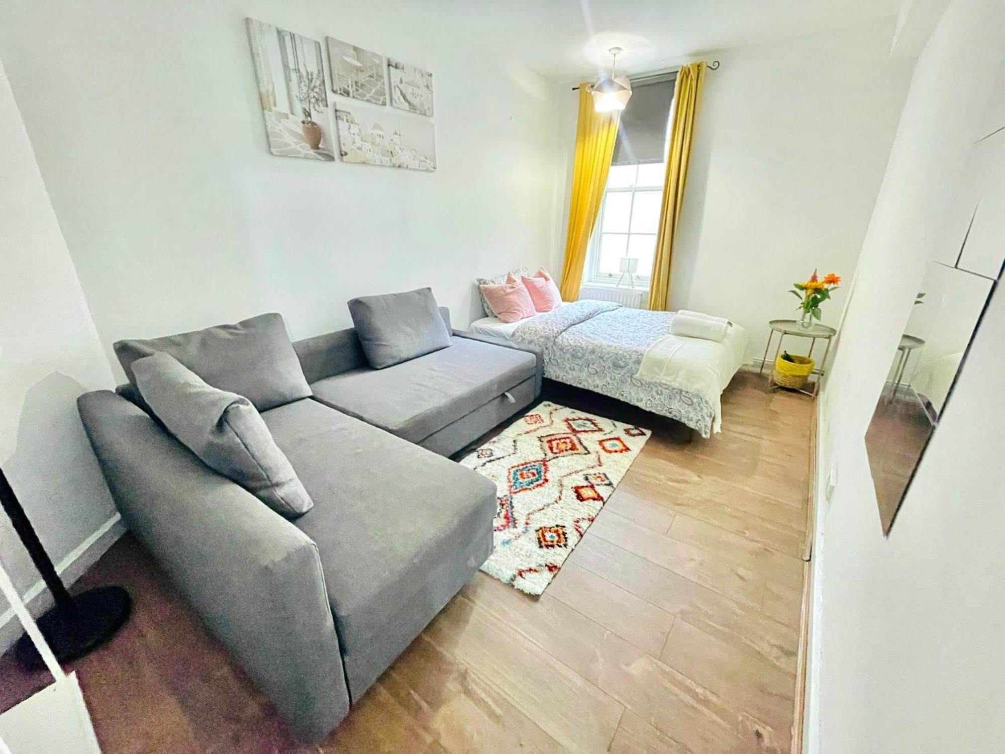 Shoreditch Near Tower Bridge * London