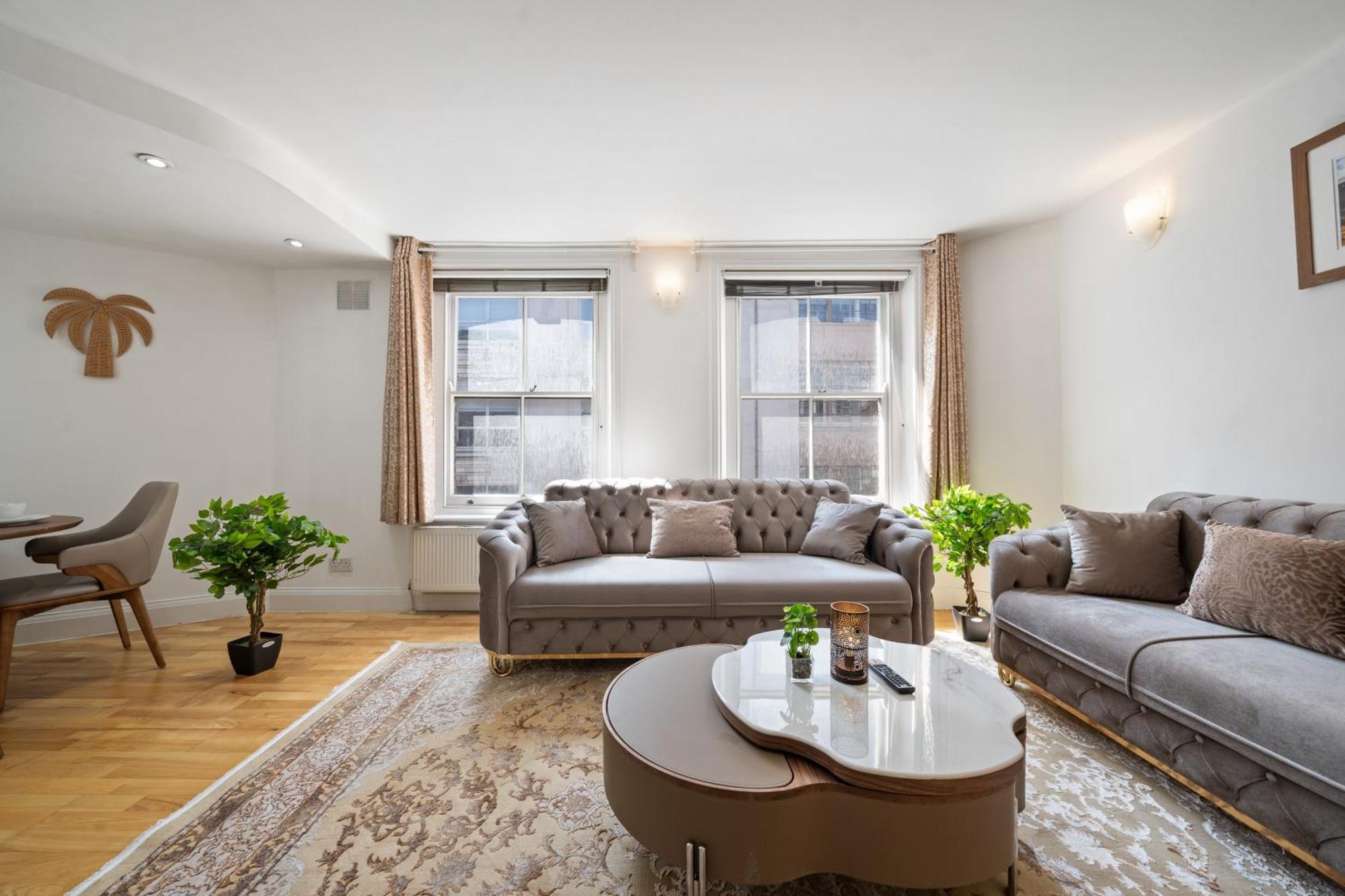Stylish And Modern In Vibrant Soho Unbeatable Location Wdg Londres