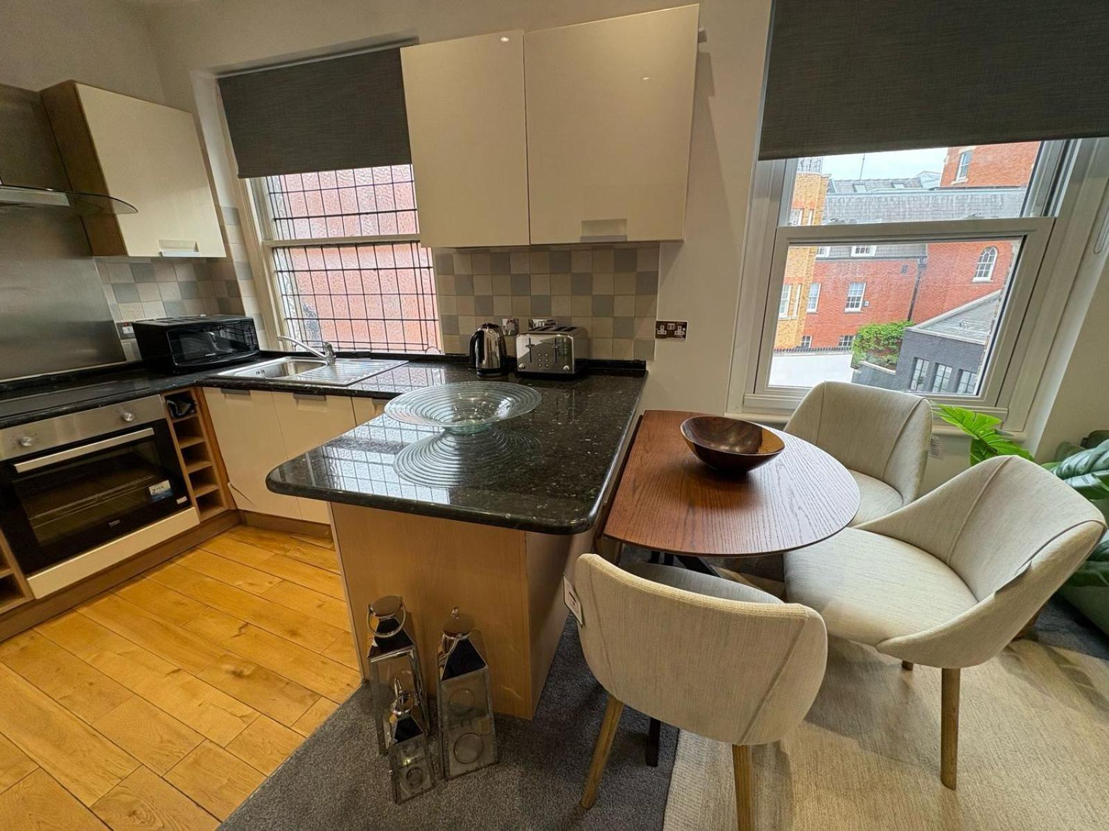 Estatesmen Mayfair Bond Street Flat * London