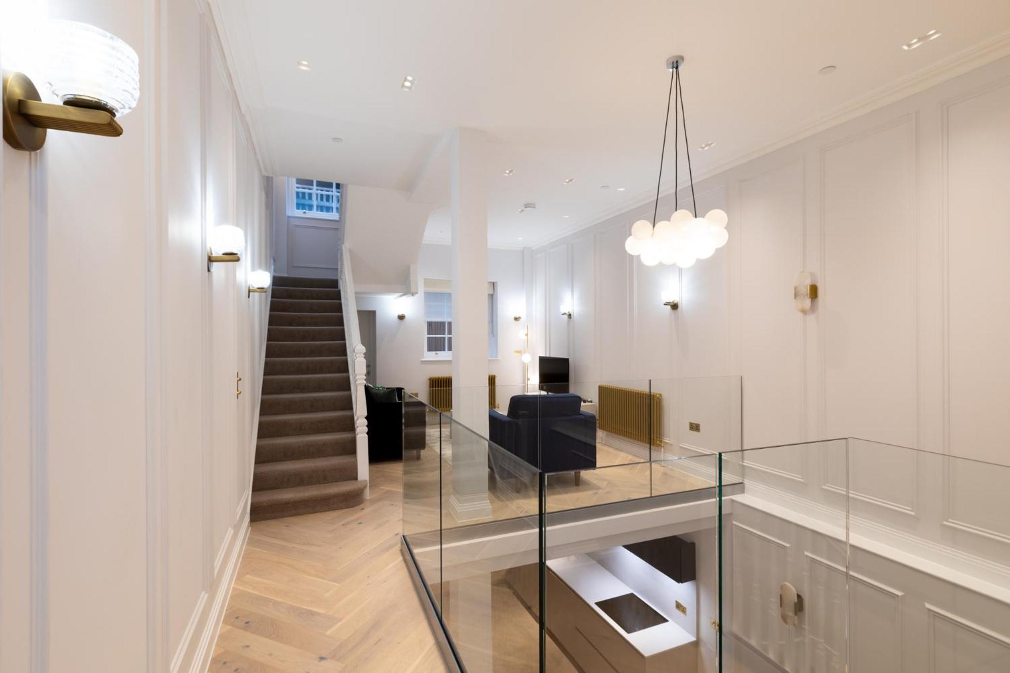 Apartment Kula Bridge London
