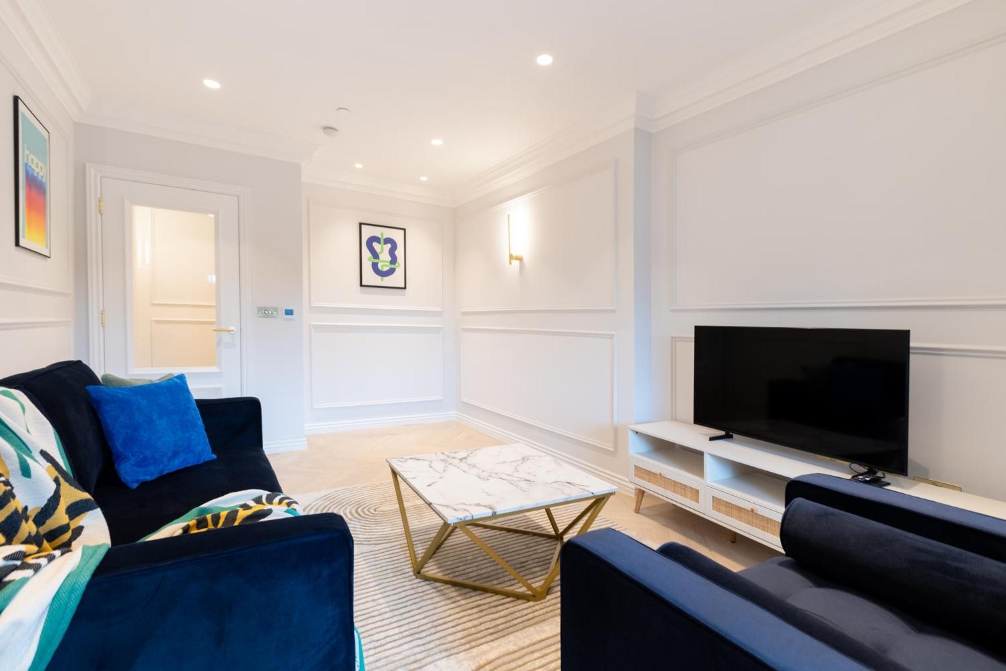 Kula Bridge Apartment London