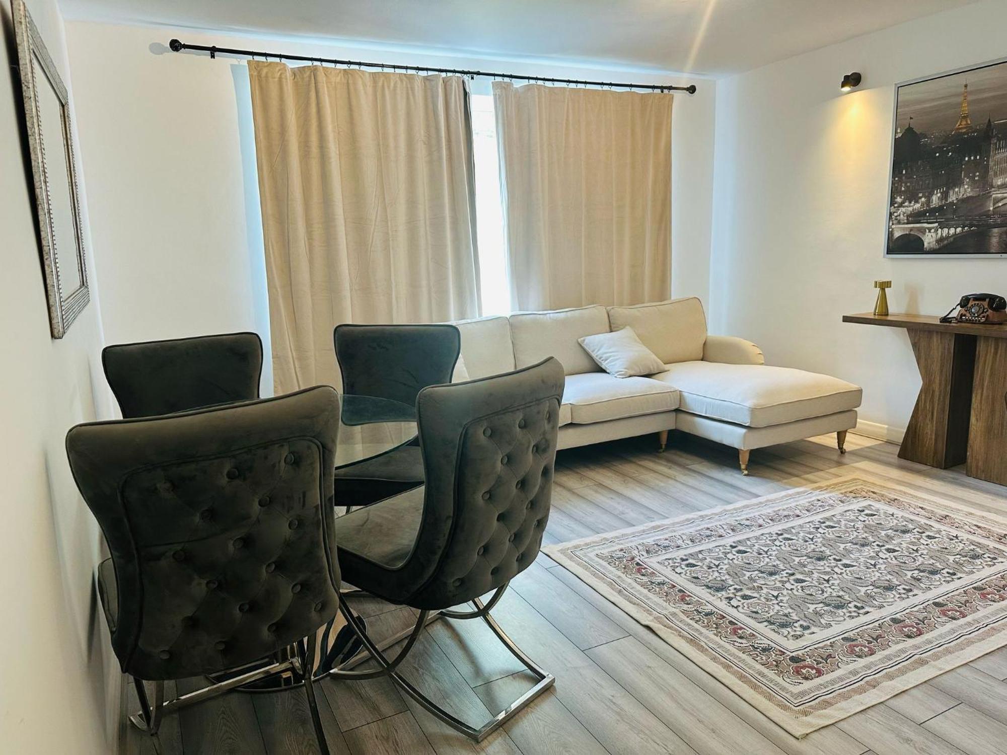 Apartment Entire 2-bedroom Flat Close To Hyde Park, Paddington Station, Bayswater And Queensway Station