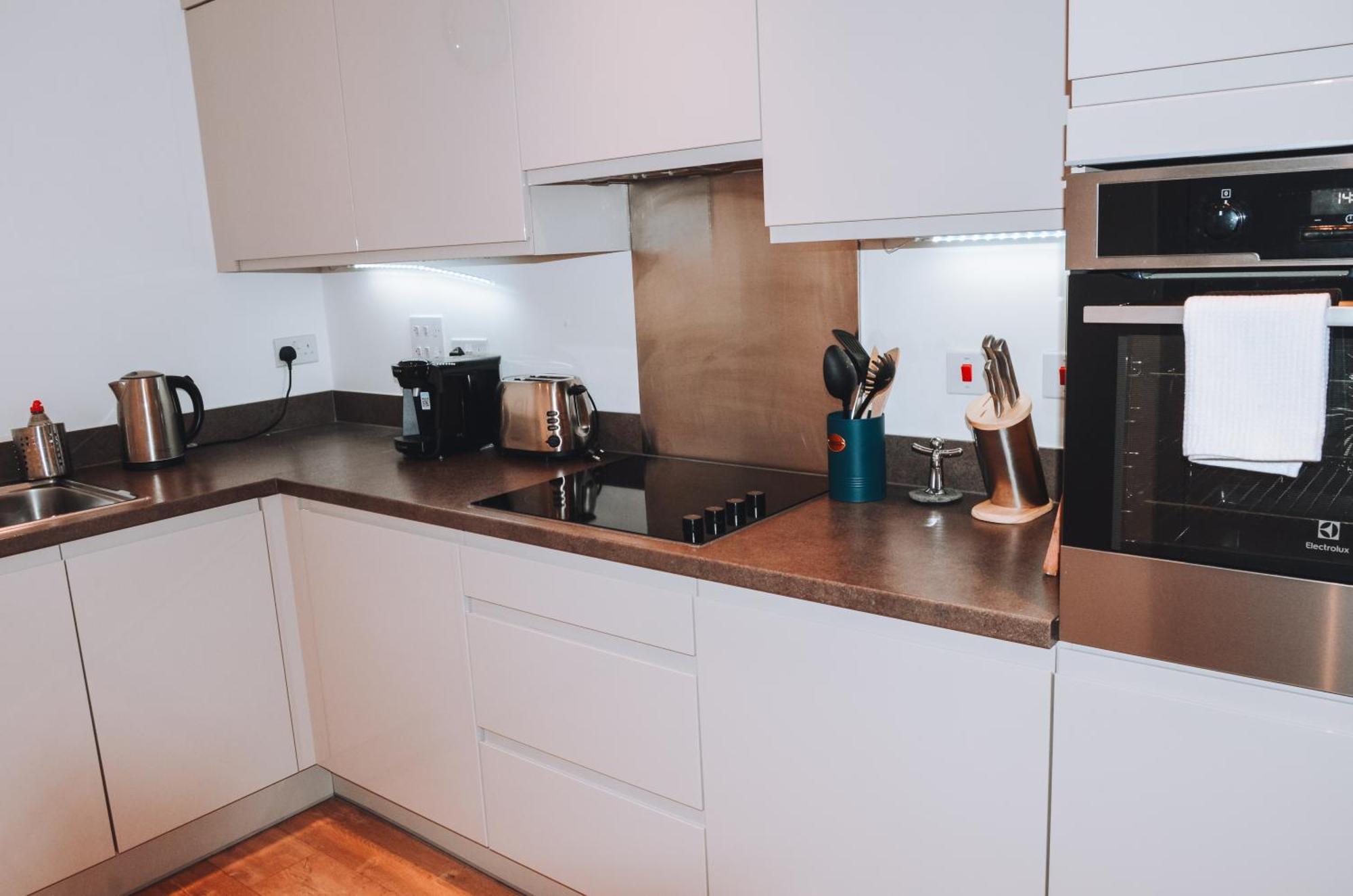Apartment Spacious And Luxury 2 Bed 2 Bath Just 5 Minutes Walk From The Underground *