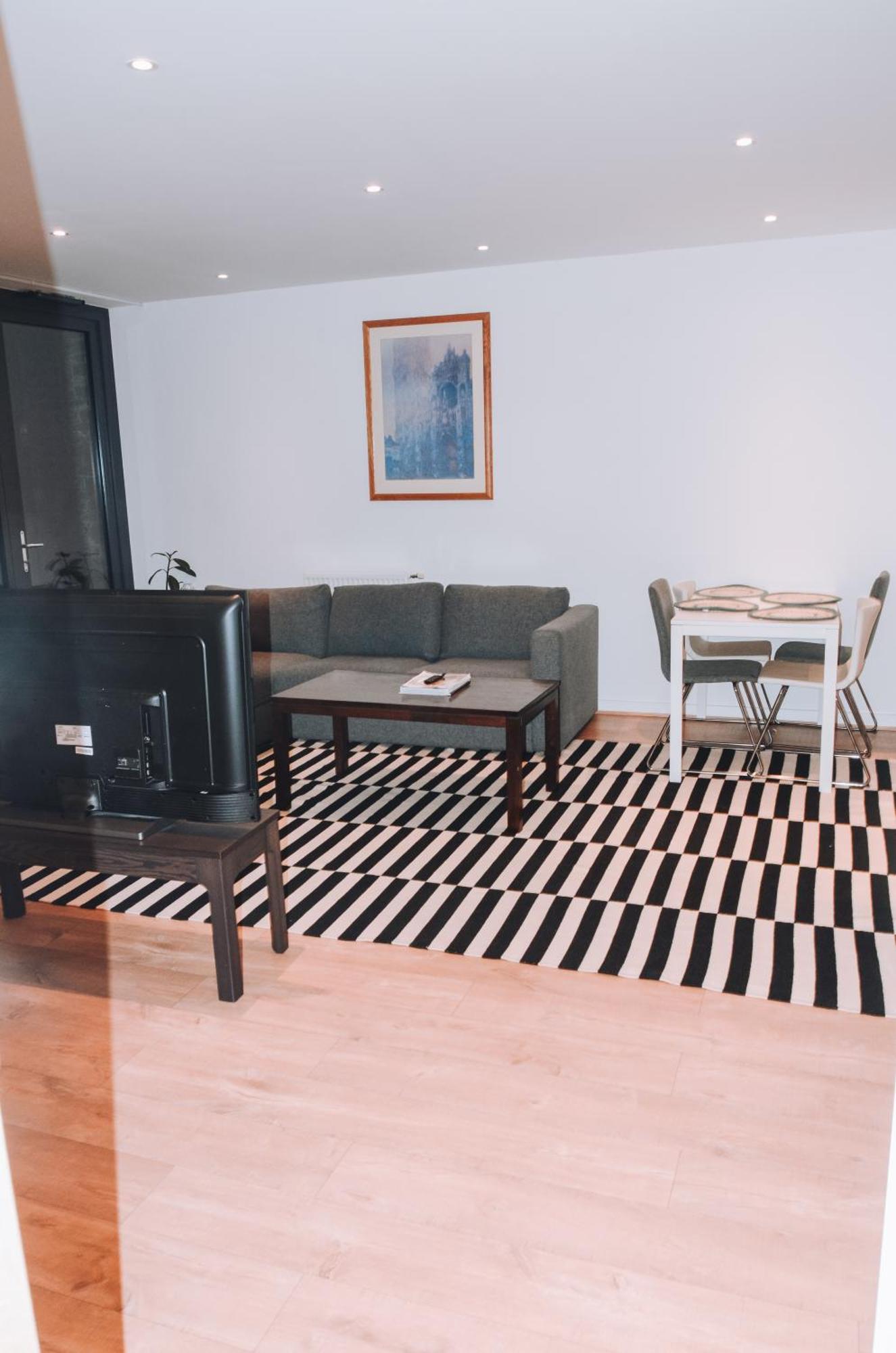 Apartment Spacious And Luxury 2 Bed 2 Bath Just 5 Minutes Walk From The Underground *