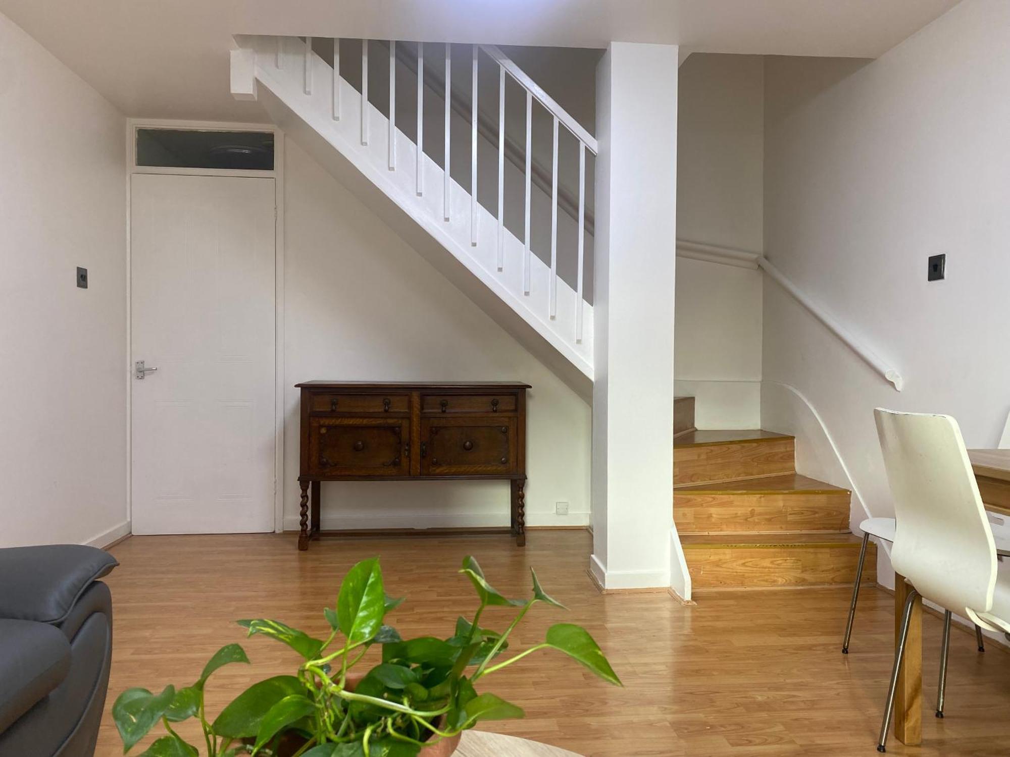 Homestay 10a Saint Marys Road