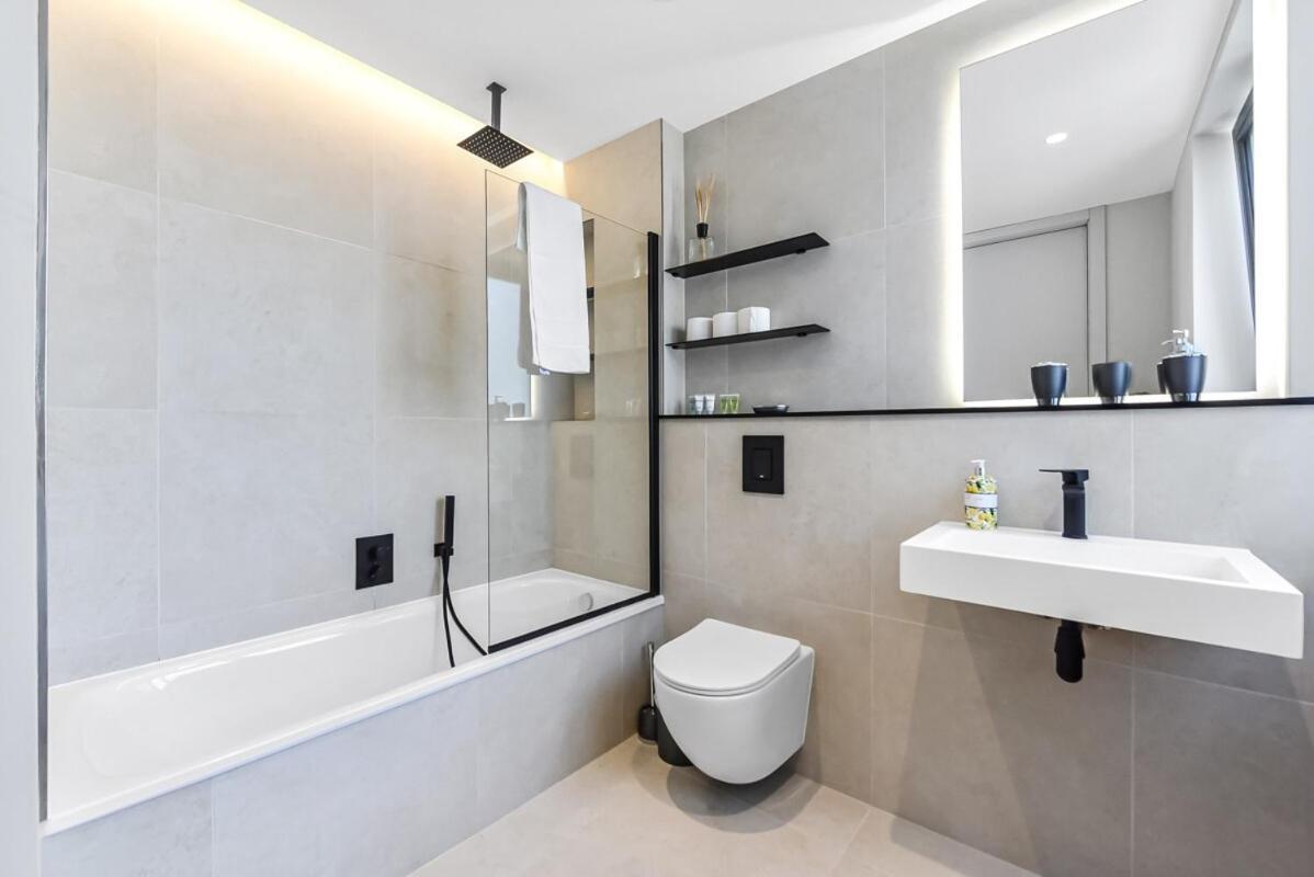 Sleek And Modern 4br Ultimate Getaway Apartment London