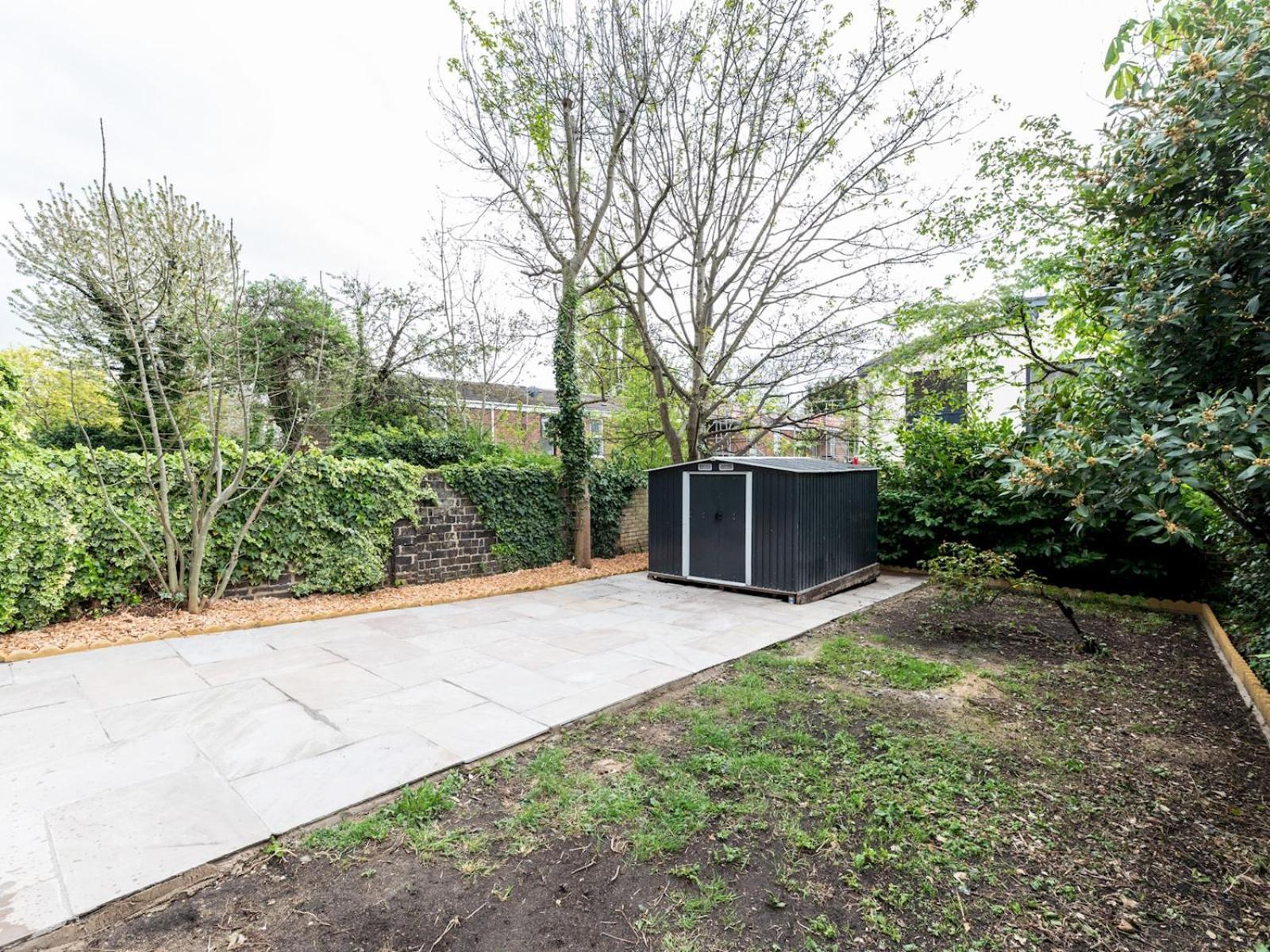 Holiday home Pass The Keys Elegant 4br House Parking Garden Library London