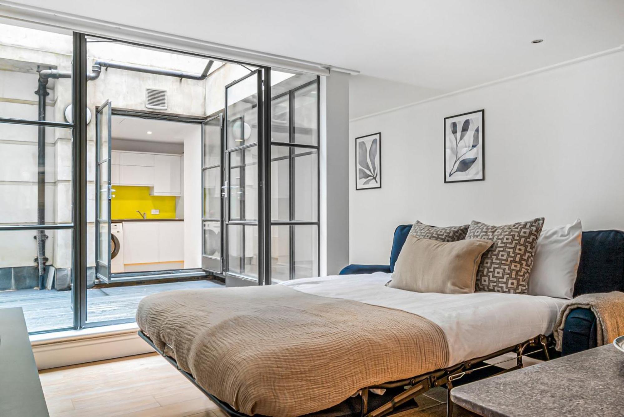 Apartment Bnbnova - Heart Of Holborn - 2br With Patio London