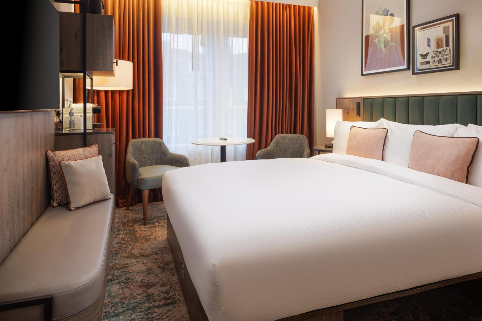 Ambassadors Bloomsbury Hotel 4*