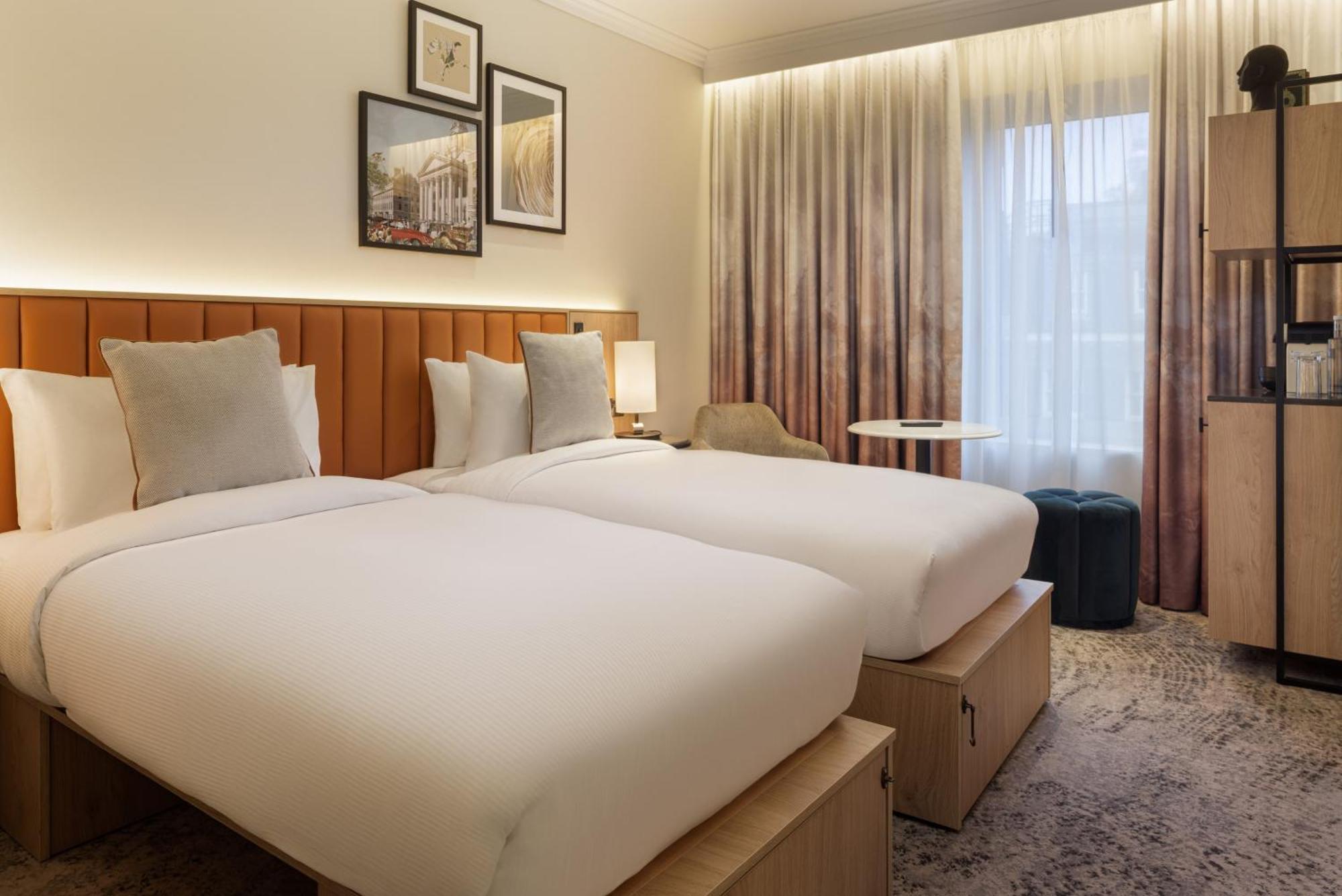 Hotel Ambassadors Bloomsbury 4*