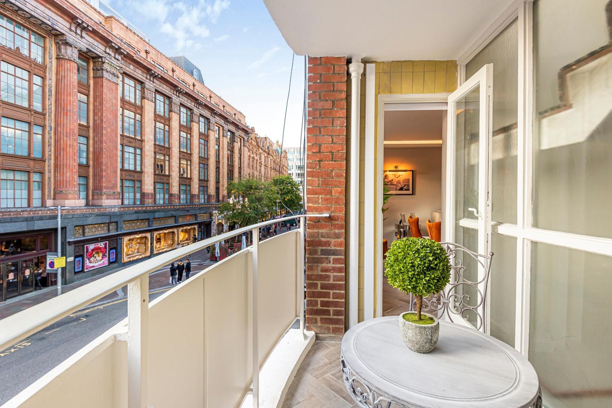 Apartamento Luxury Living In Knightsbridge Balcony Views Of Harrods, 2br2ba With Ac *