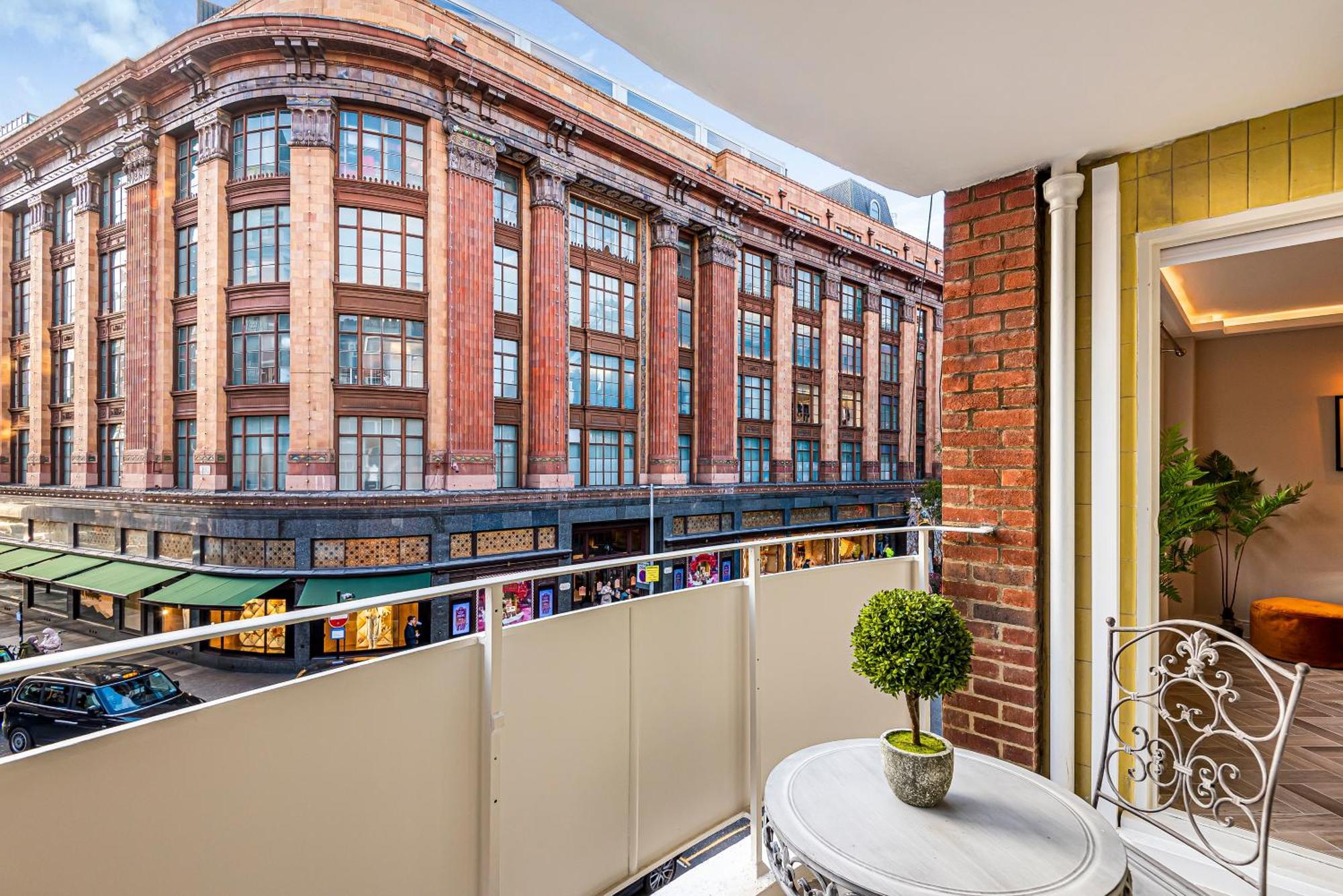 Luxury Living In Knightsbridge Balcony Views Of Harrods, 2br2ba With Ac Apartamento Londres