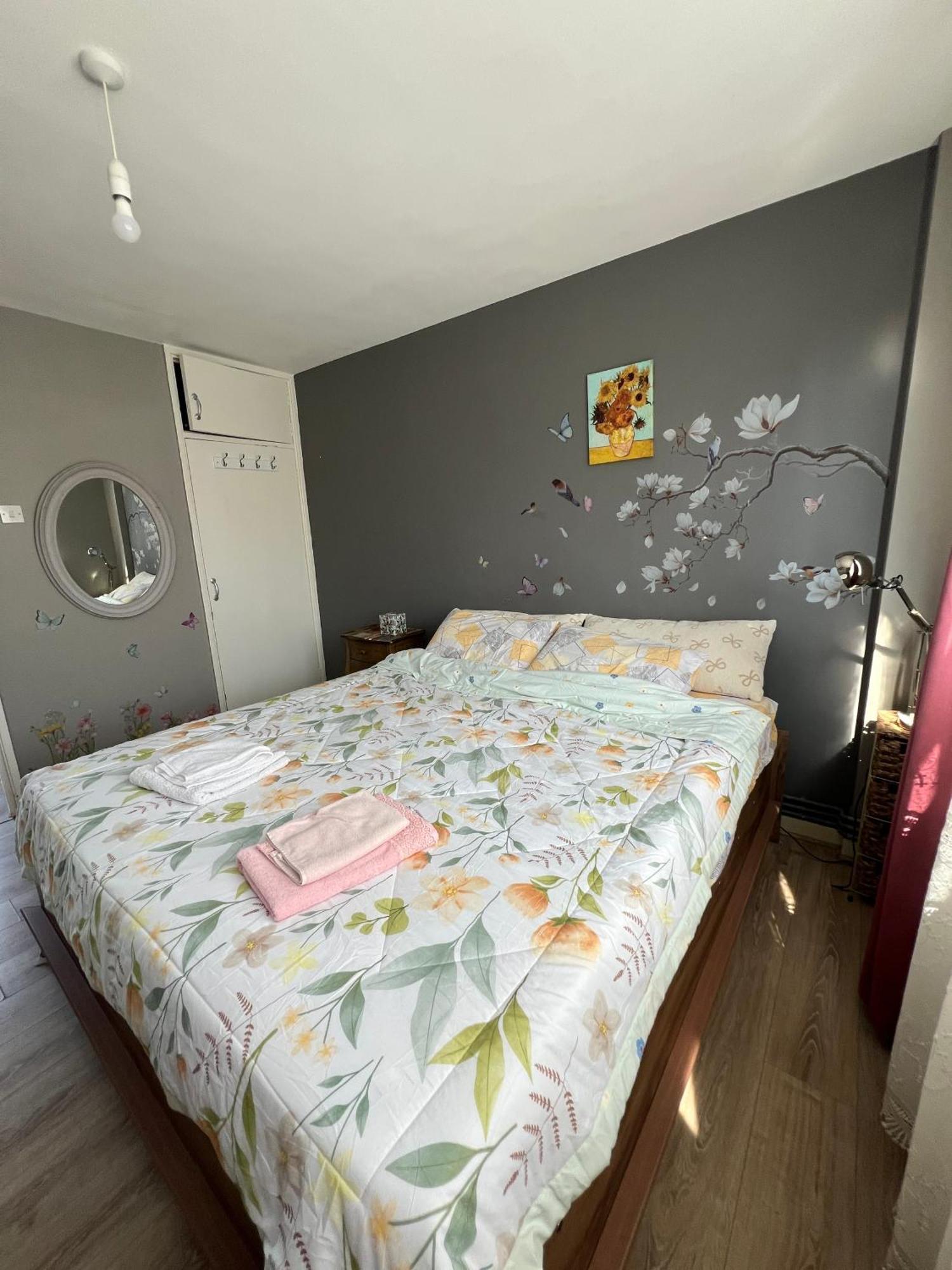 One Bed Flat In Centre Of Apartment