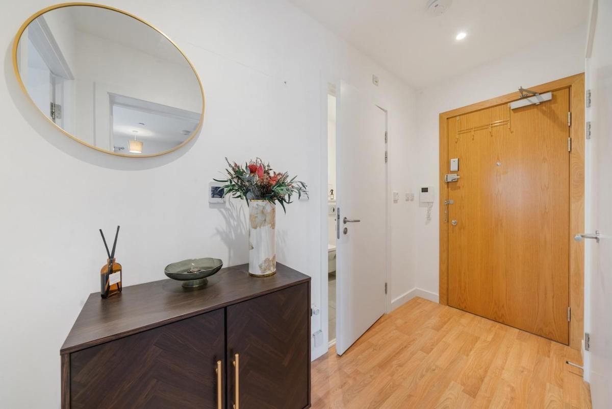 Apartment Modern And 1br Flat With Skyline View *