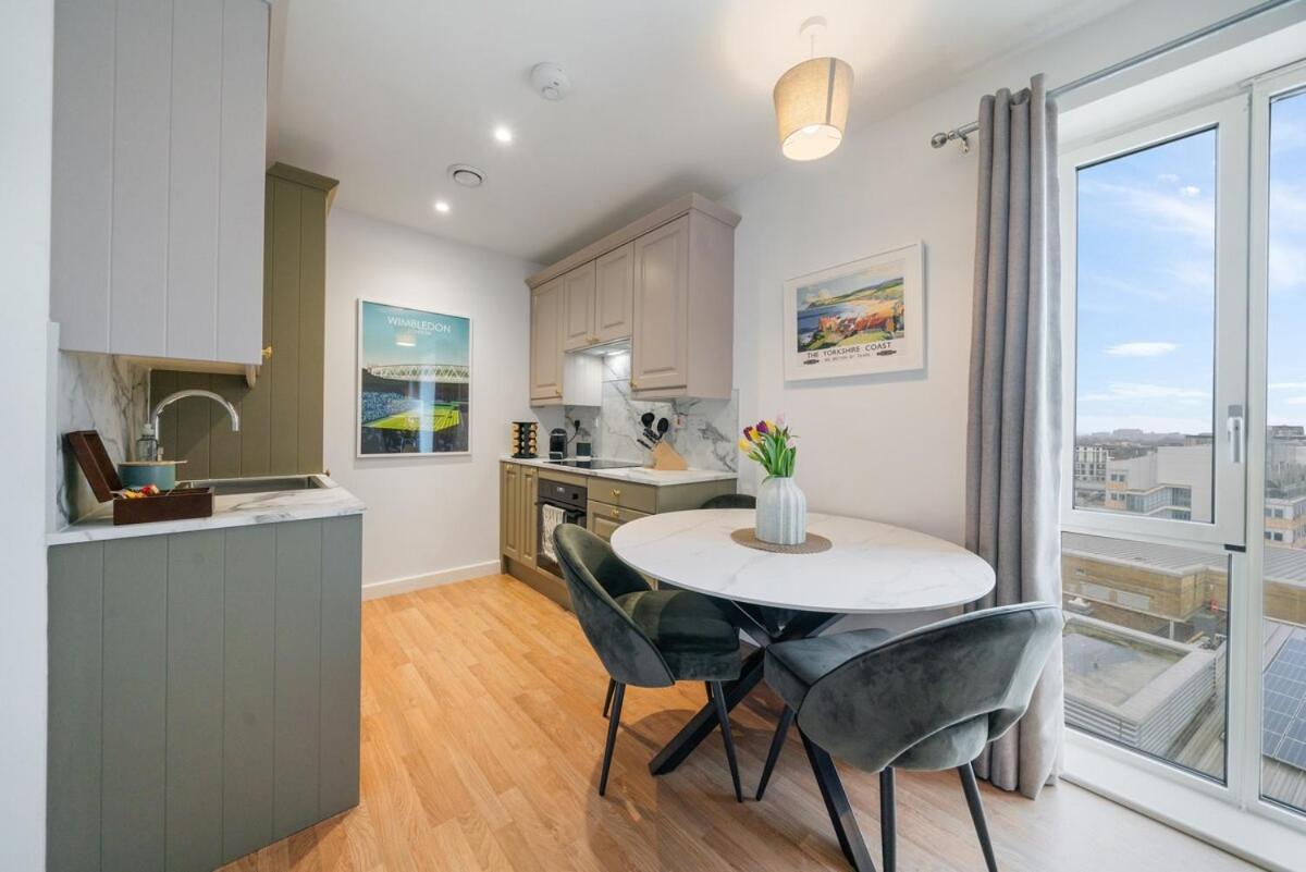 Apartment Modern And 1br Flat With Skyline View London