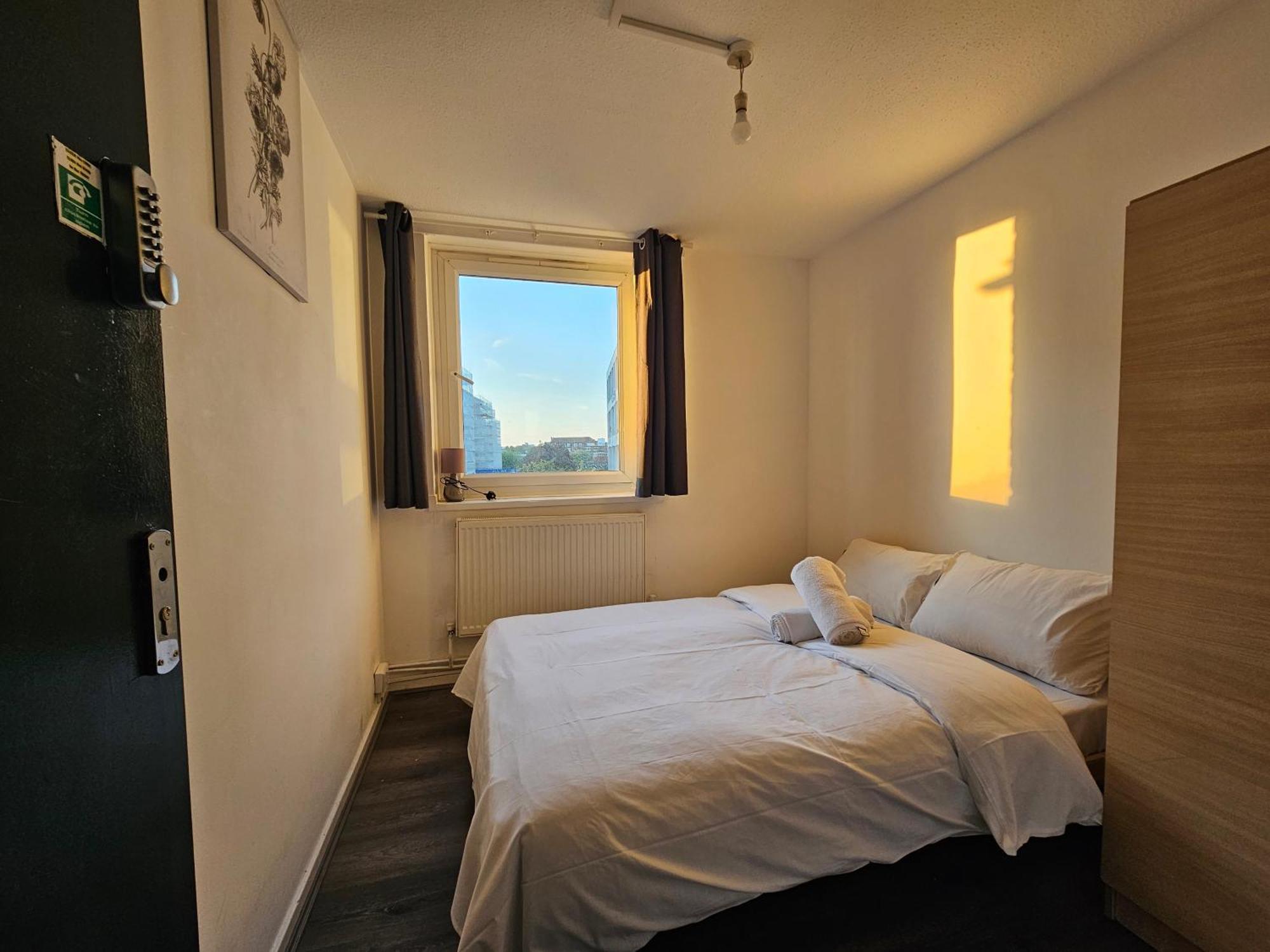 Wapping Guest house *