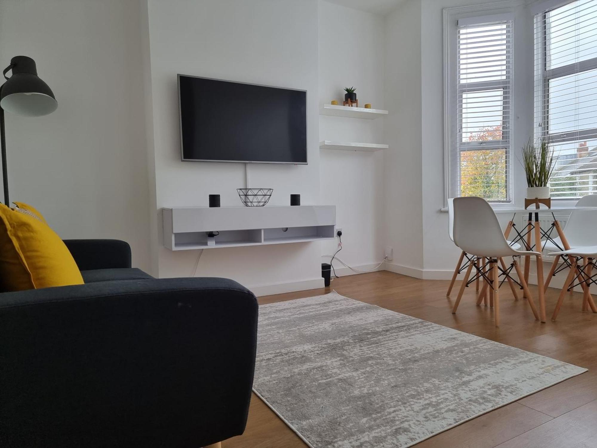 Bright East Dulwich Apartment *