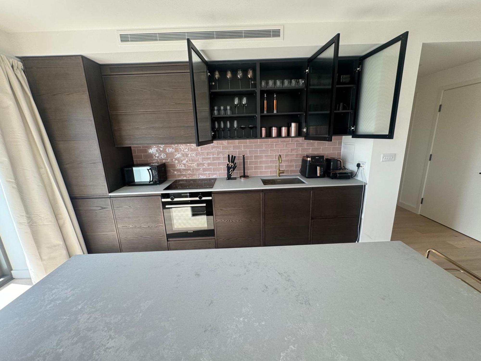 Apartment Waterside Near O2 Royal Dock With Parking And Ac *