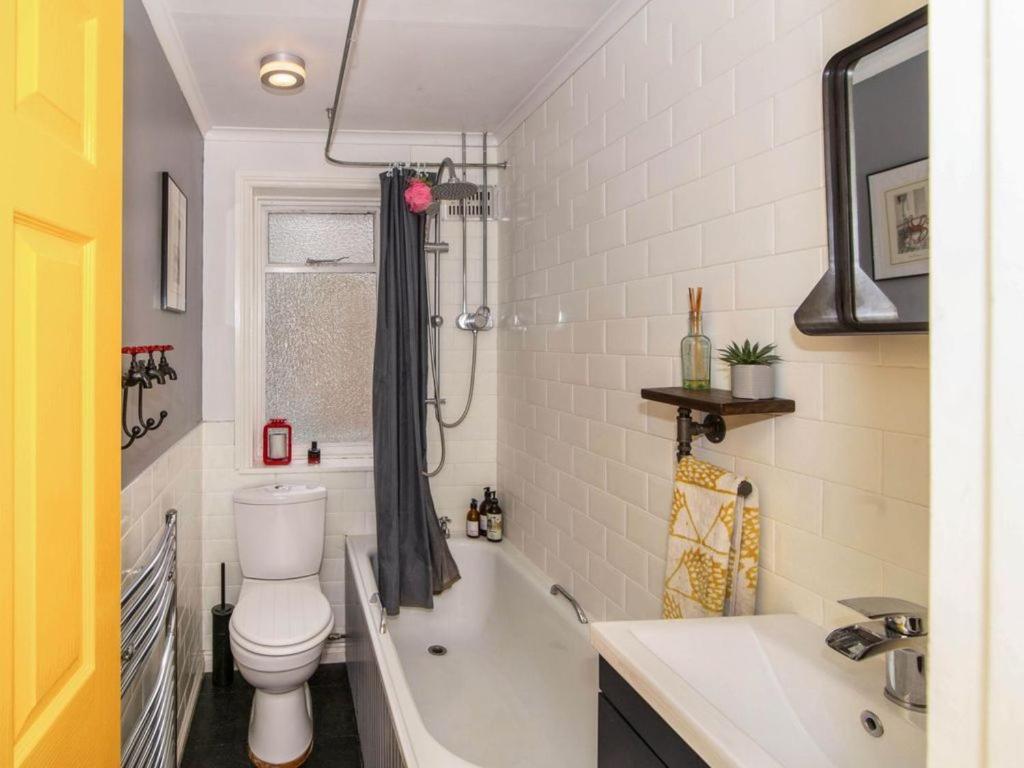 Apartment Modern 2-bedroom In Bromley Bromley