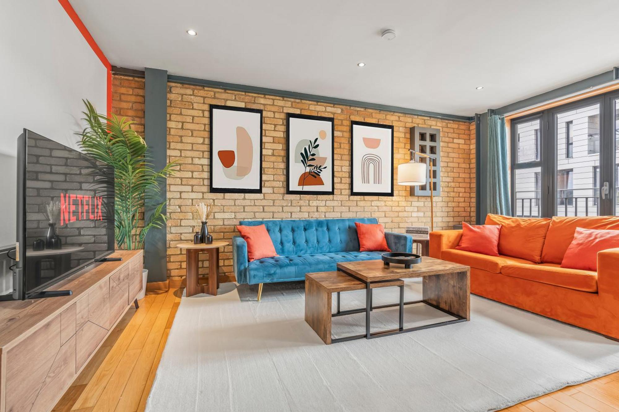 Modern And Industrial 2 Bed - Close To London Bridge, Sleeps 6 Apartment *