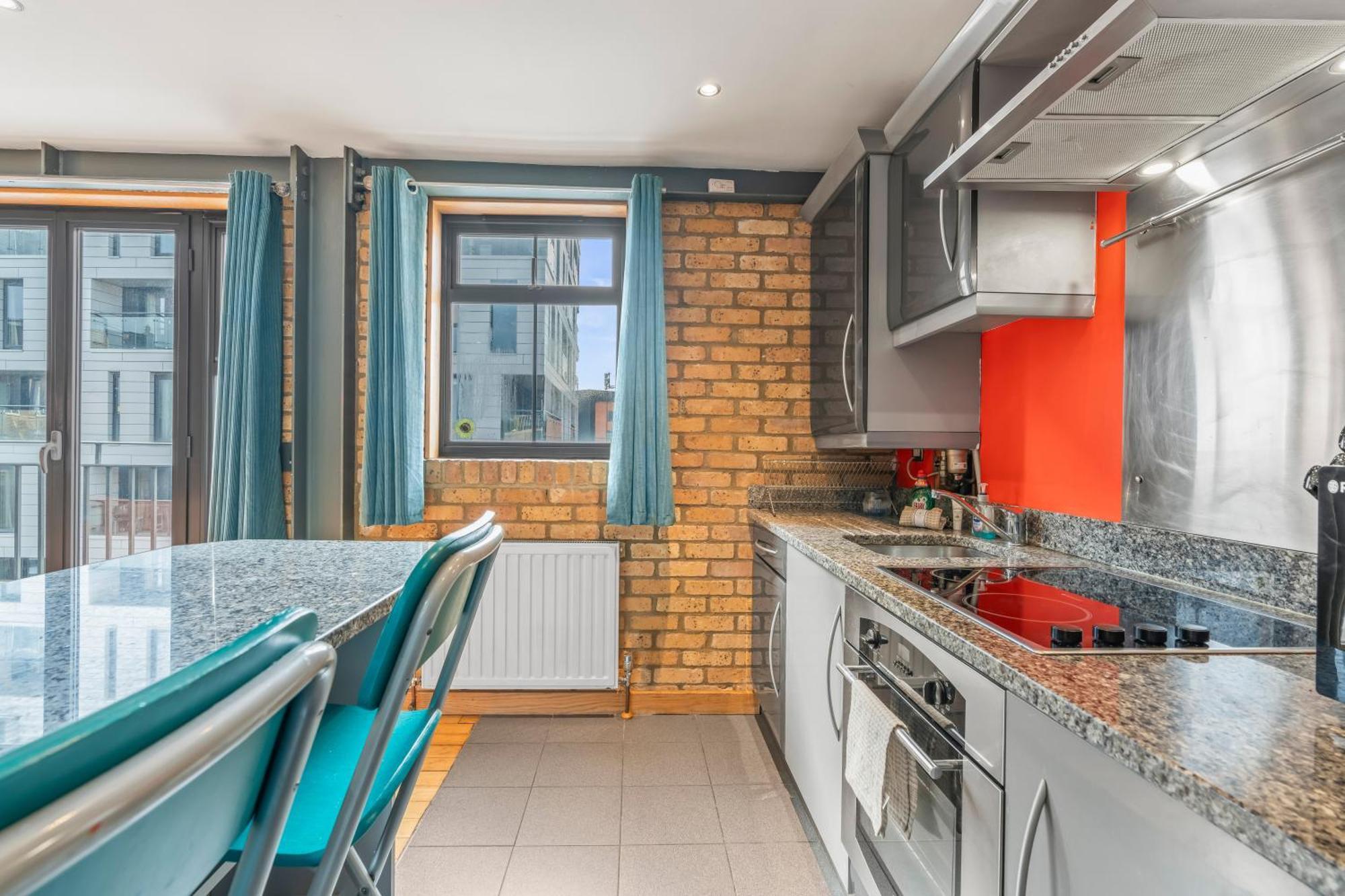 Modern And Industrial 2 Bed - Close To London Bridge, Sleeps 6 Apartment
