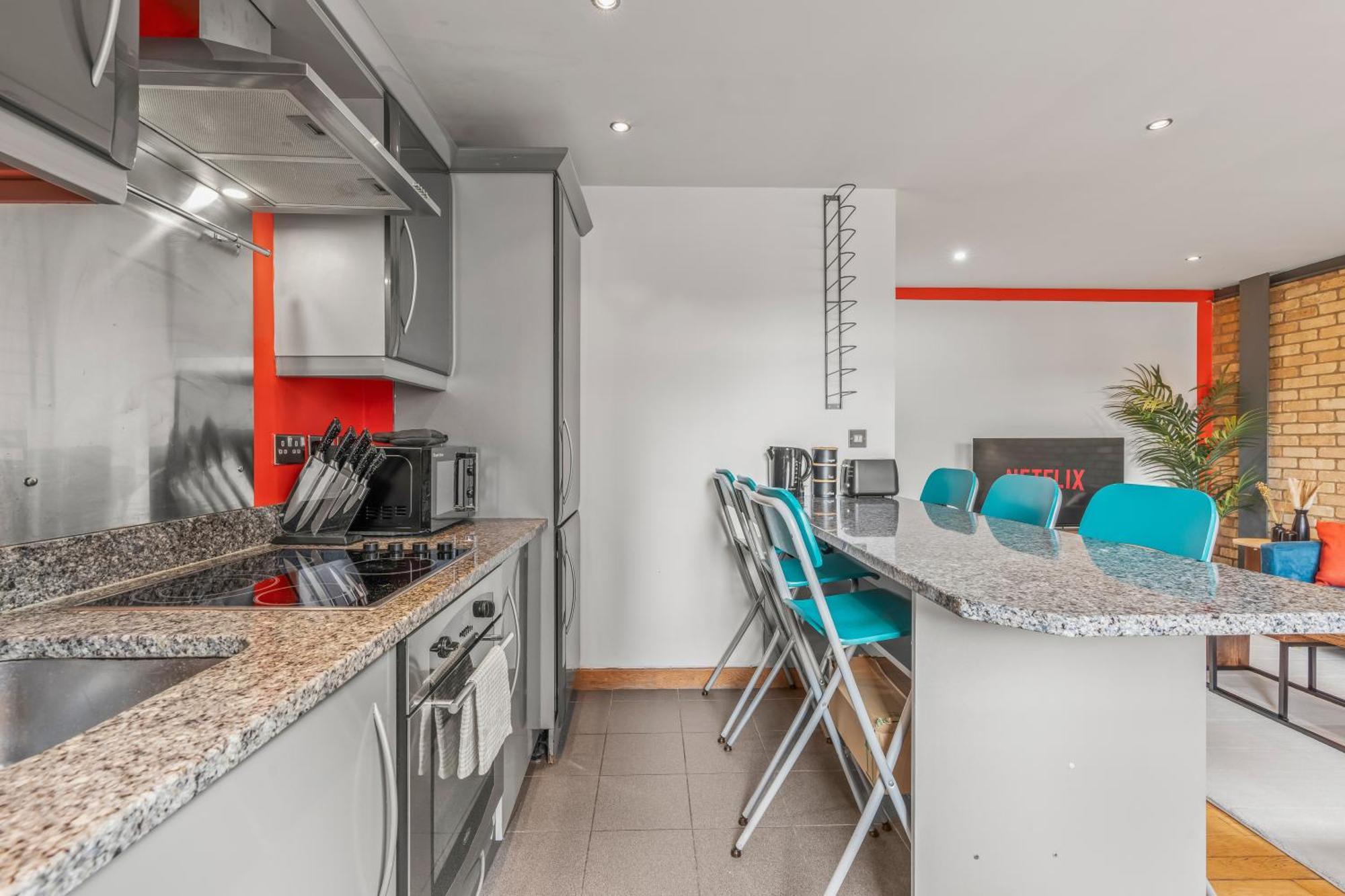 Apartment Modern And Industrial 2 Bed - Close To London Bridge, Sleeps 6 London