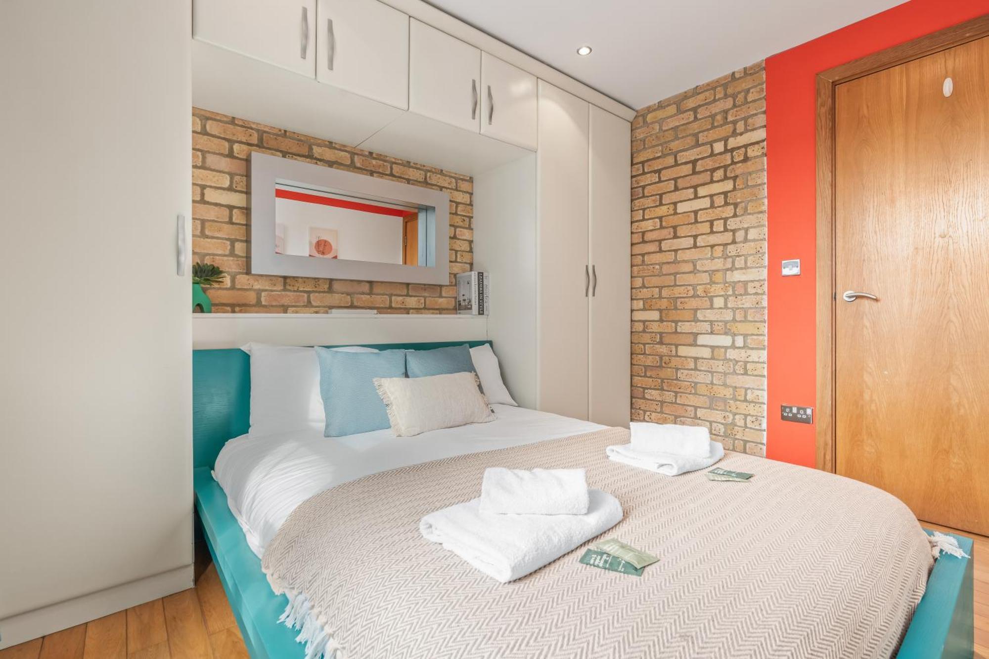 Modern And Industrial 2 Bed - Close To London Bridge, Sleeps 6