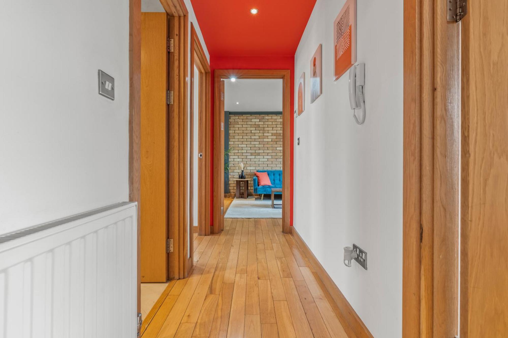 Modern And Industrial 2 Bed - Close To London Bridge, Sleeps 6 Apartment