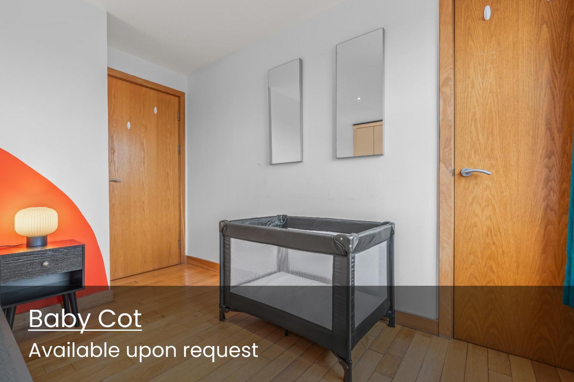 Modern And Industrial 2 Bed - Close To London Bridge, Sleeps 6 Apartment *