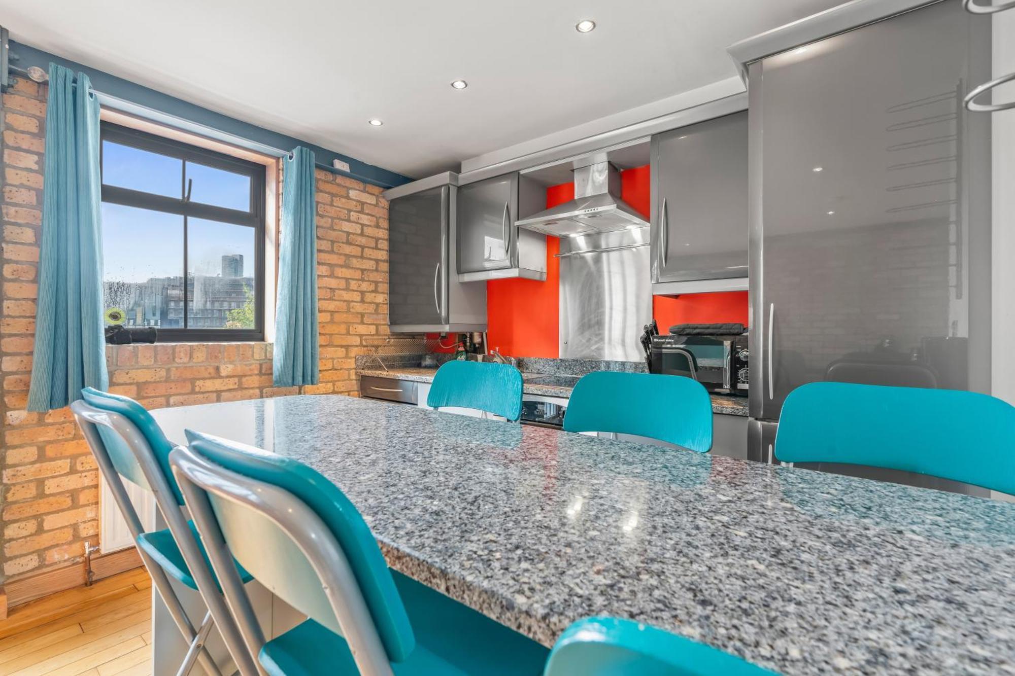 Modern And Industrial 2 Bed - Close To London Bridge, Sleeps 6 London