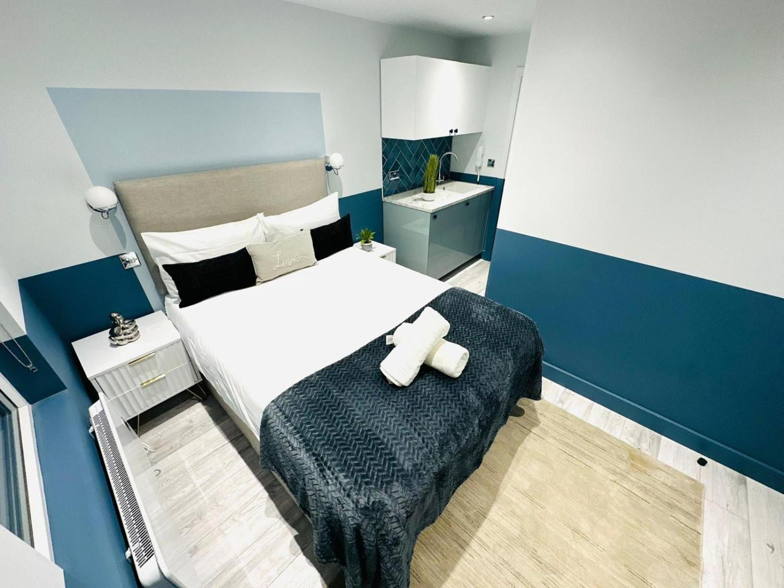 The Navy House Peckham - No 221 - Stylish *