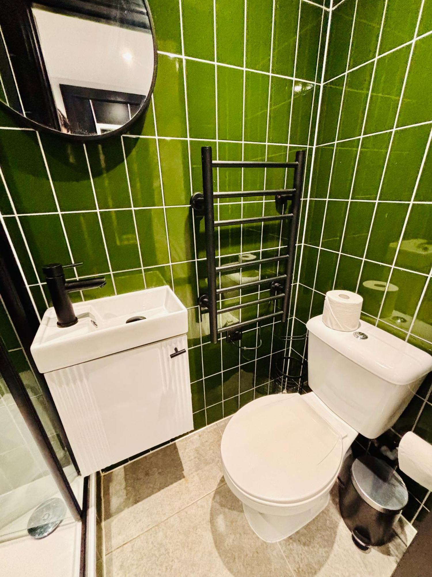 Hackney - No 19 - Vibrant Getaway Apartment