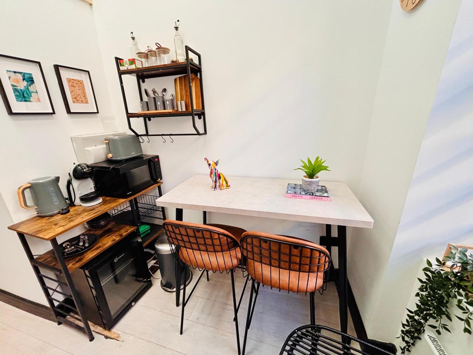 Hackney - No 19 - Vibrant Getaway Apartment *