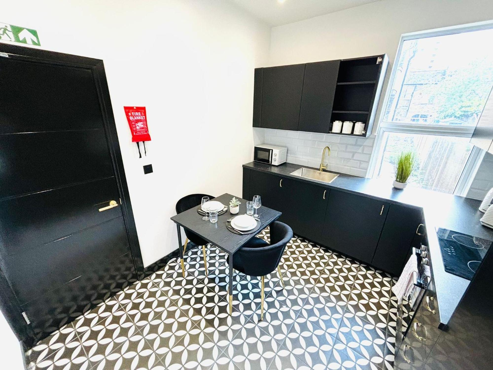 Etta's House - No 31 - A Cozy Urban Escape *
