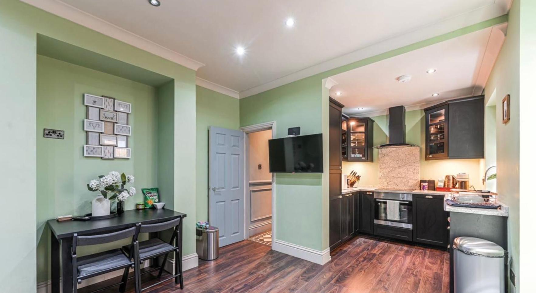 Stylish 2 Bedrooms Flat Sleeps 6 & Garden Zone 2 Cls Apartment *