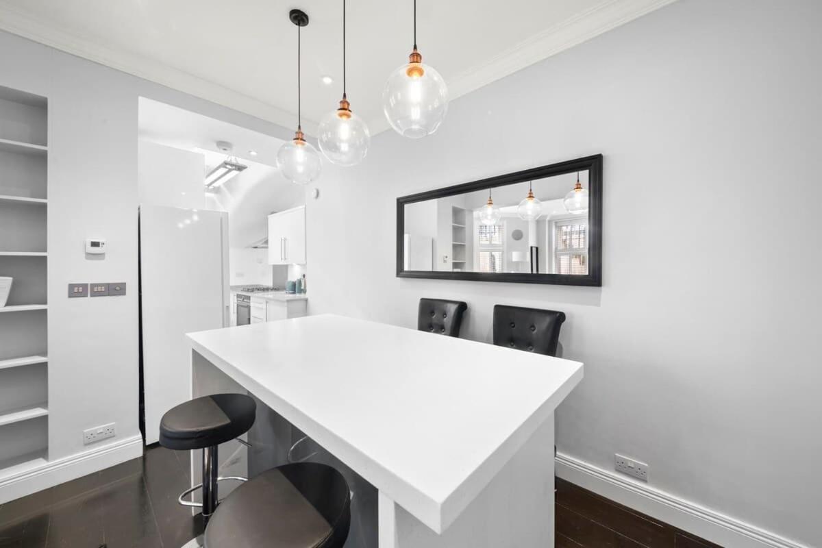 Sg, Prime South Kensington Luxury Apartment *