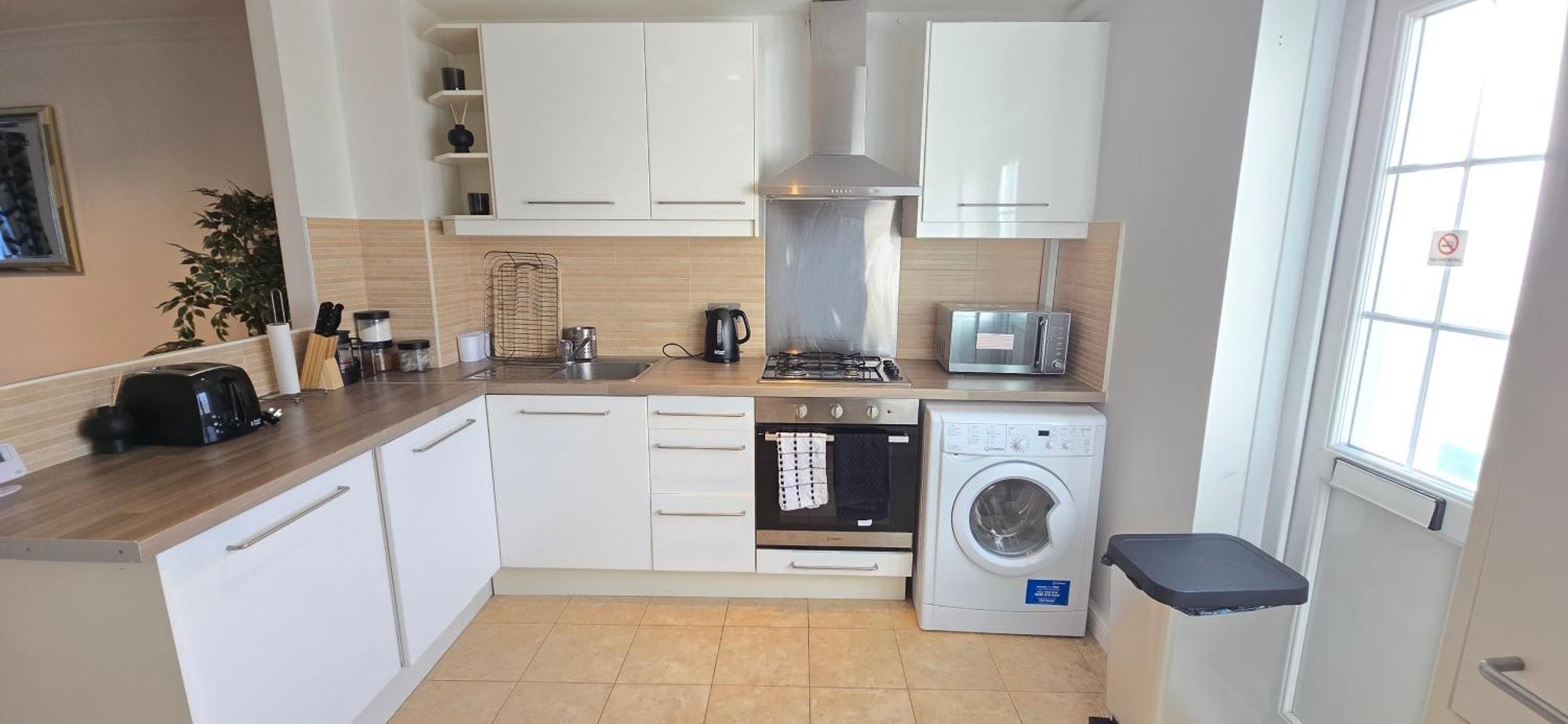 2 Bed House Near Canary Wharf *
