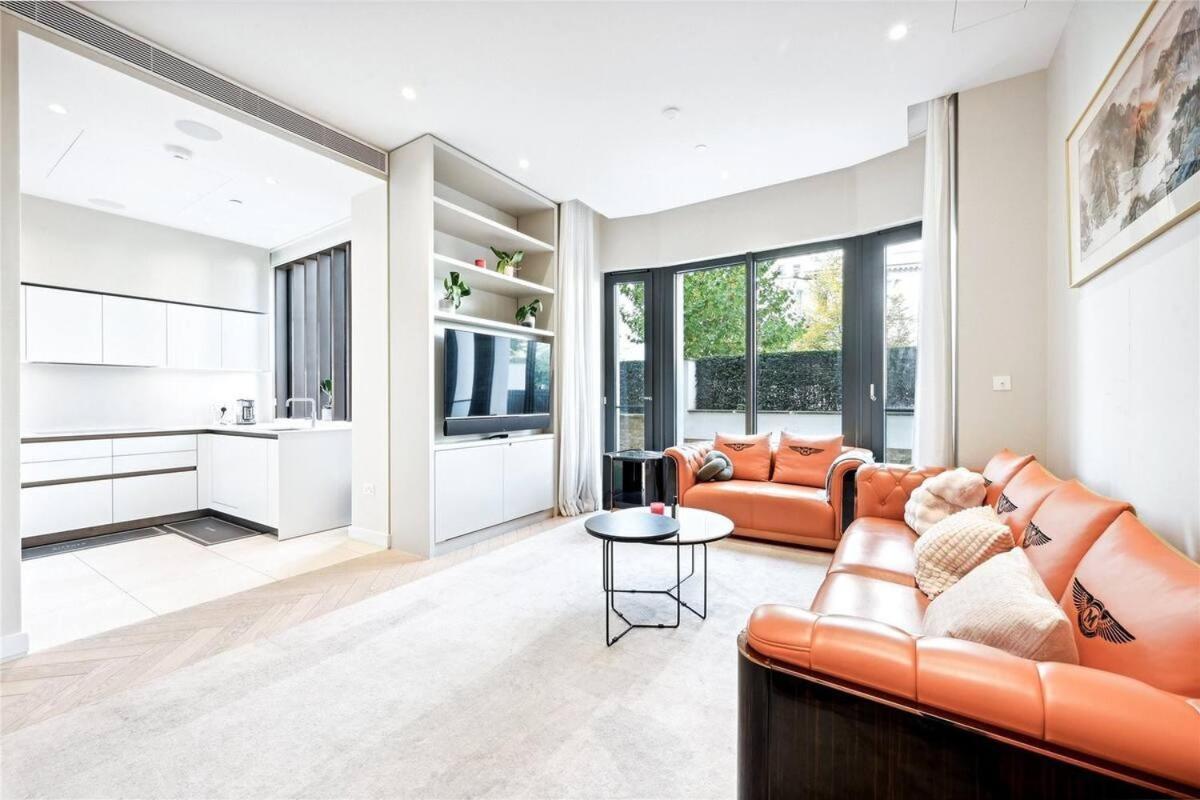Holland Park 3 Bedroom Apartment Homestay *