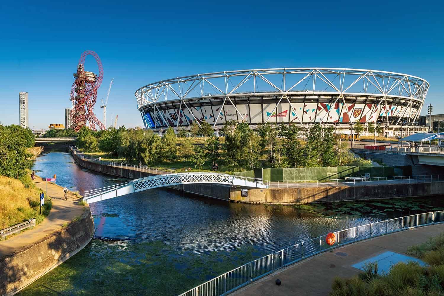 Apartment Spacious 4-bed With Secured Parking Near Abba Arena, Stadium, Tube & In Bustling Zone 2 *