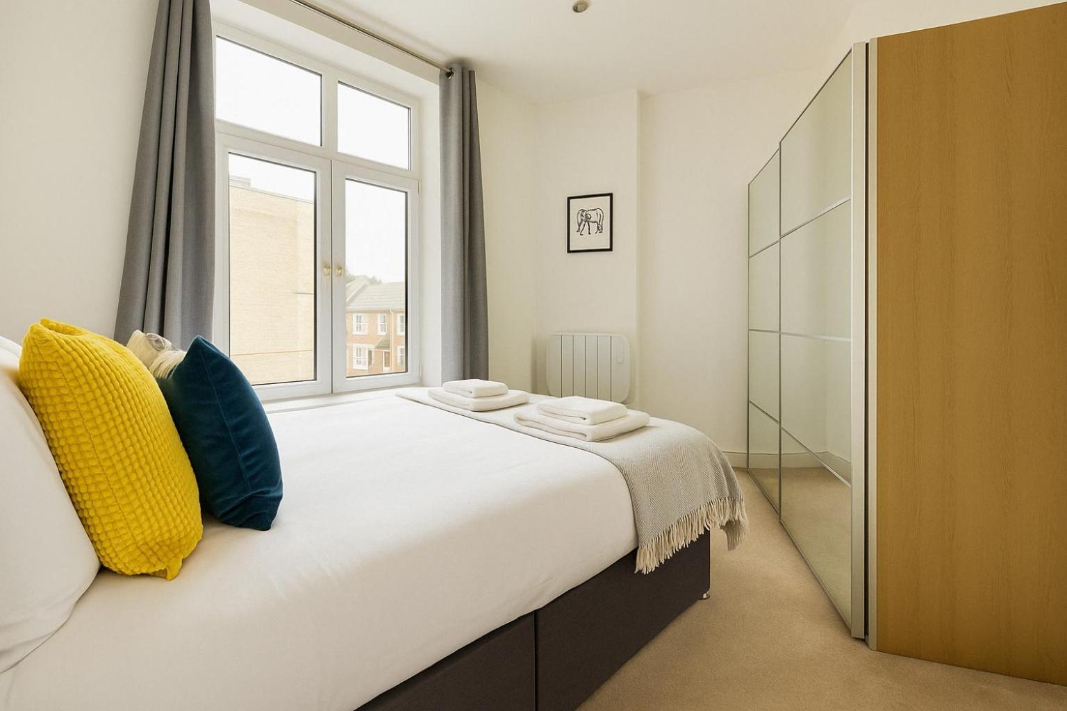 Bright & Flat Steps From Whitecross Market & Moorgate London