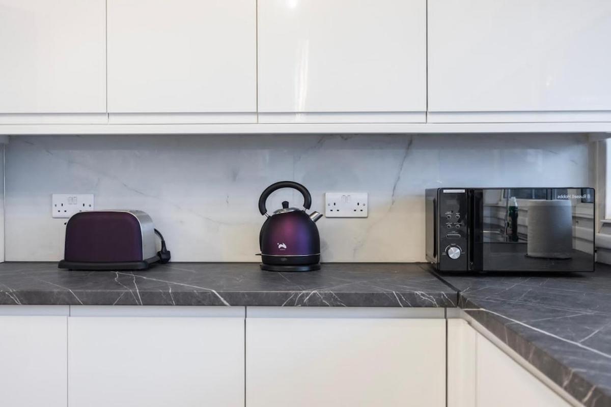 Comfortable 2br Battersea Steps To Clapham St London