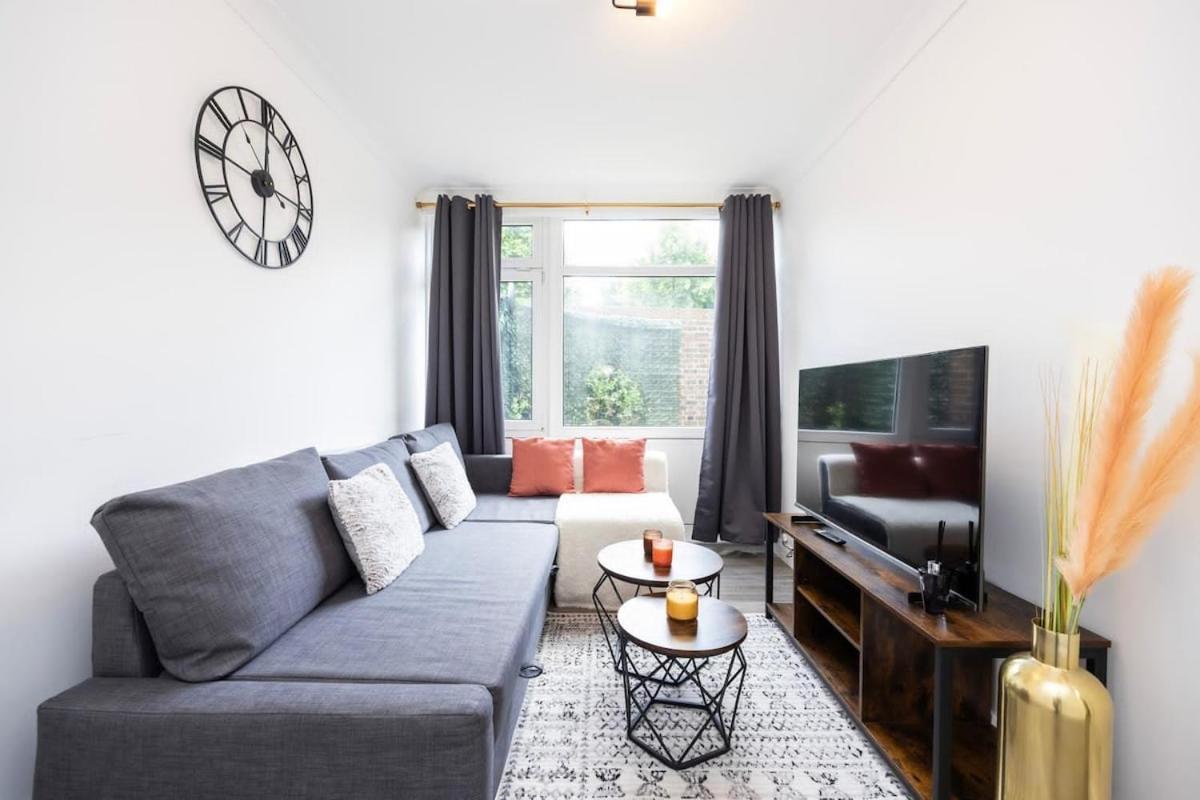 Comfortable 2br Battersea Steps To Clapham St Apartment London
