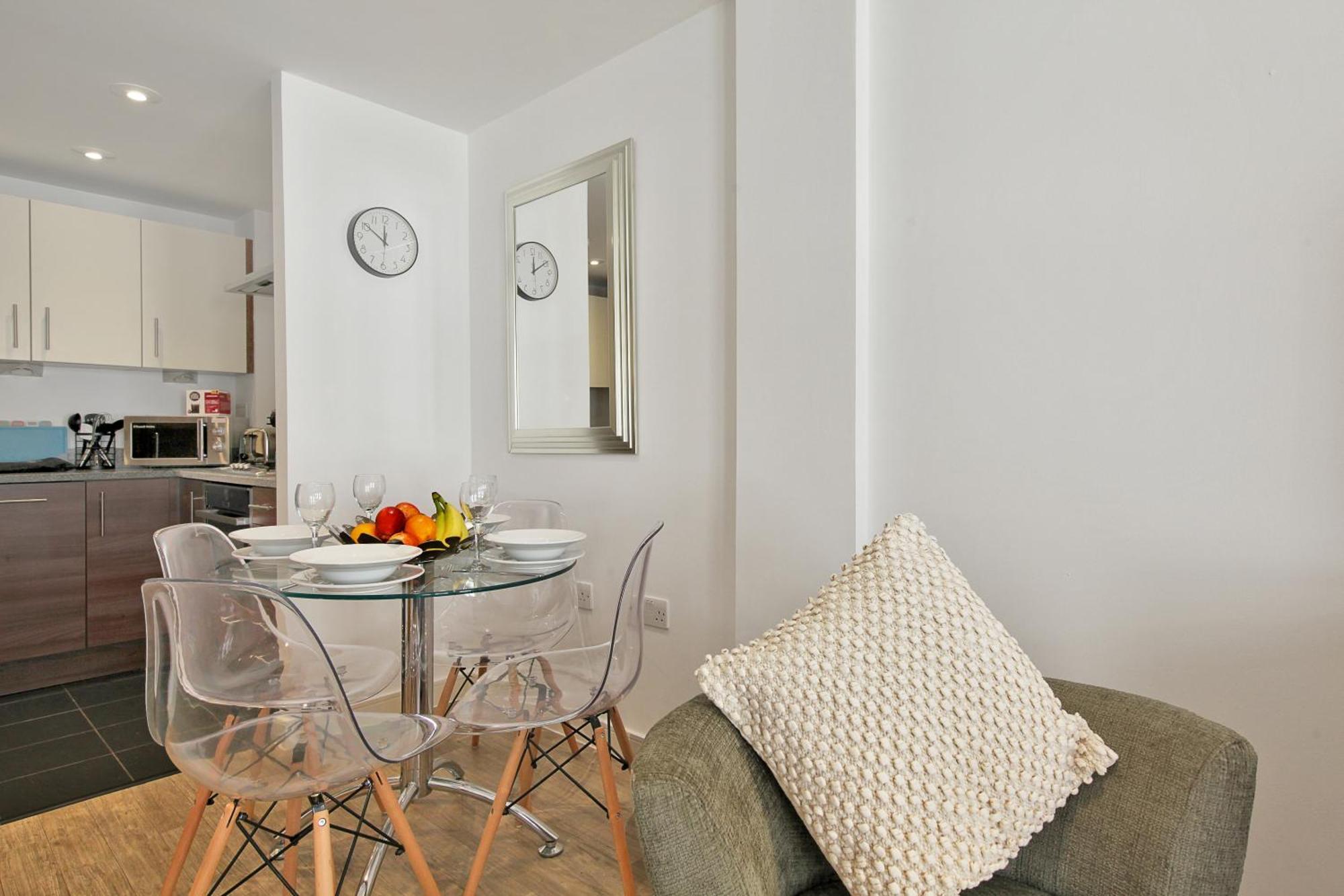 Apartment 2 Bed Executive Next To Liverpool Street Free Wifi By Aparts
