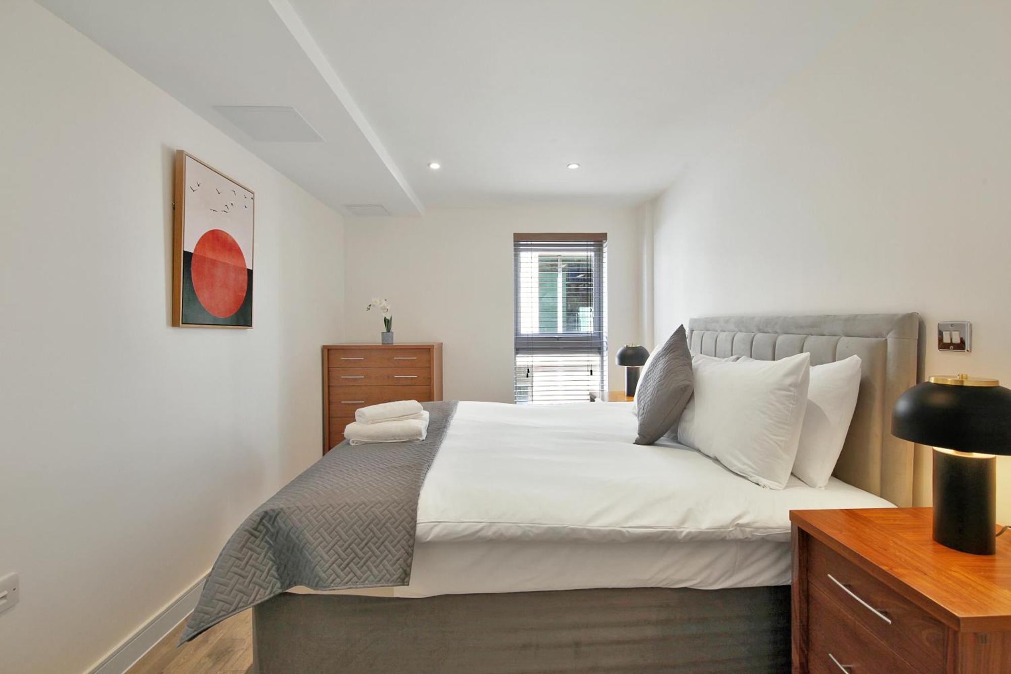 2 Bed Executive Next To Liverpool Street Free Wifi By Aparts London