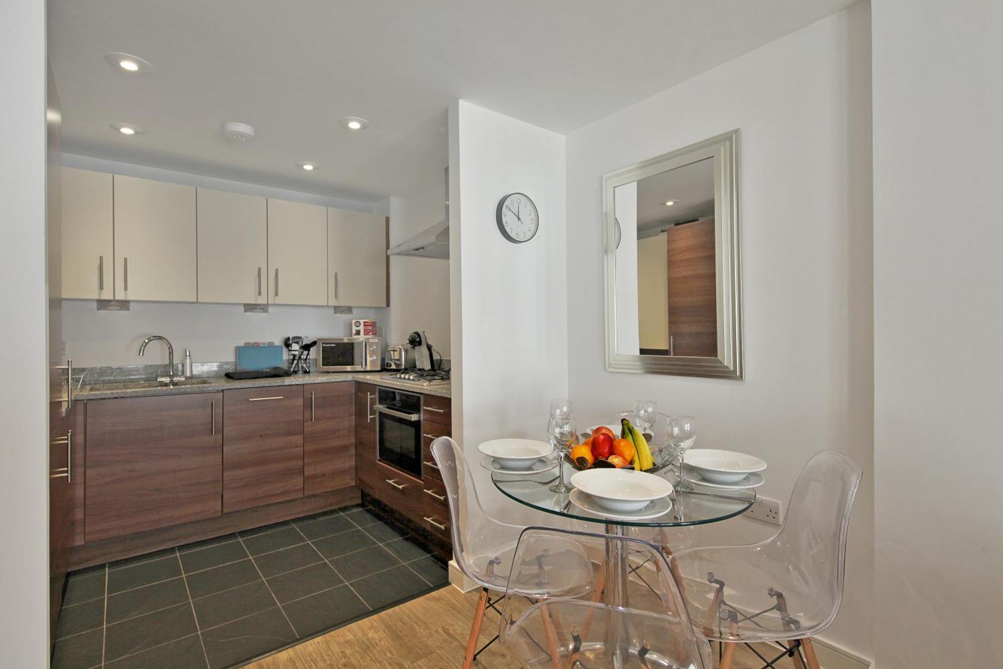 Apartment 2 Bed Executive Next To Liverpool Street Free Wifi By Aparts London