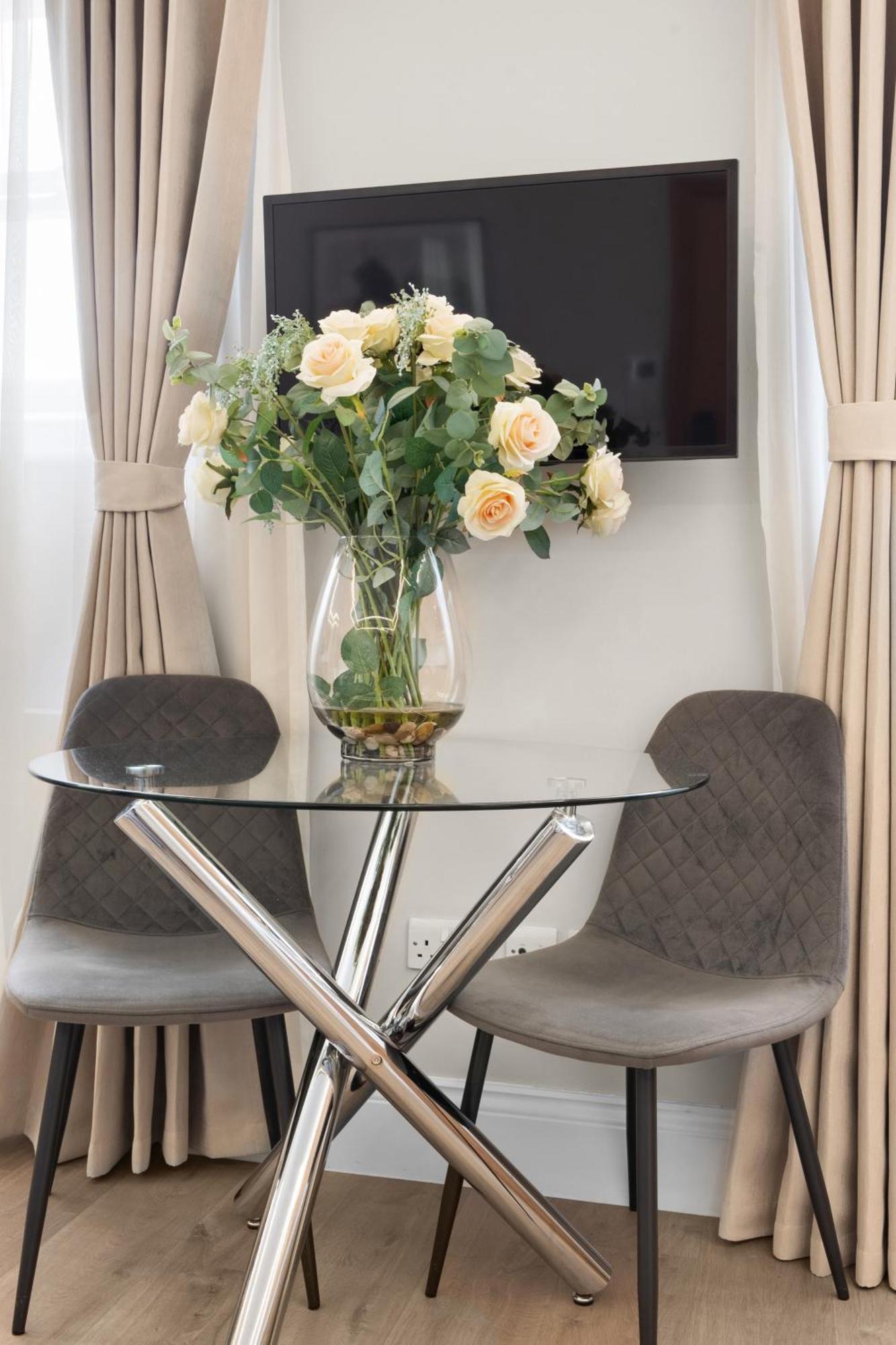Apartment Cleveland Residences Russell Square *
