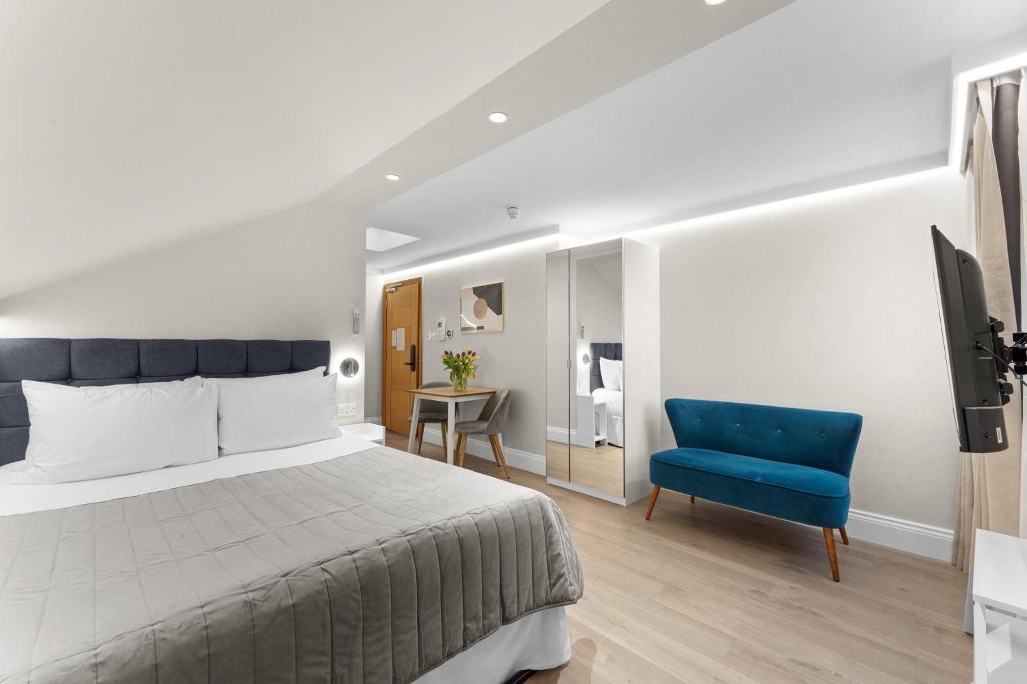 Cleveland Residences Russell Square Apartment *